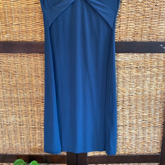 BCBG MAXAZRIA Midnight blue Size XS cap sleeve free flowing dress - Picture 3 of 7